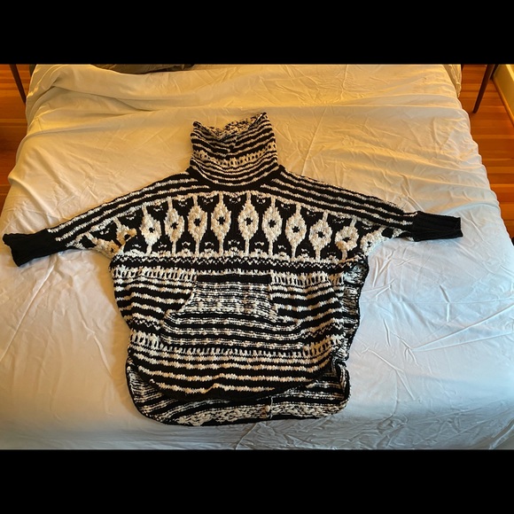 Free People Poncho - Picture 4 of 5